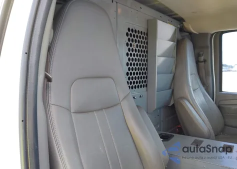 2014 Chevrolet Express 2500 Work Van z USA, uszkodzony, nr VIN 1GCWGFBA5E1175862